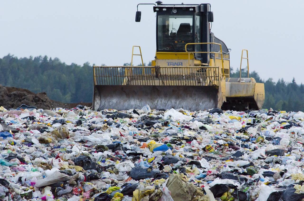 materiale plastice în depozitele de deșeuri